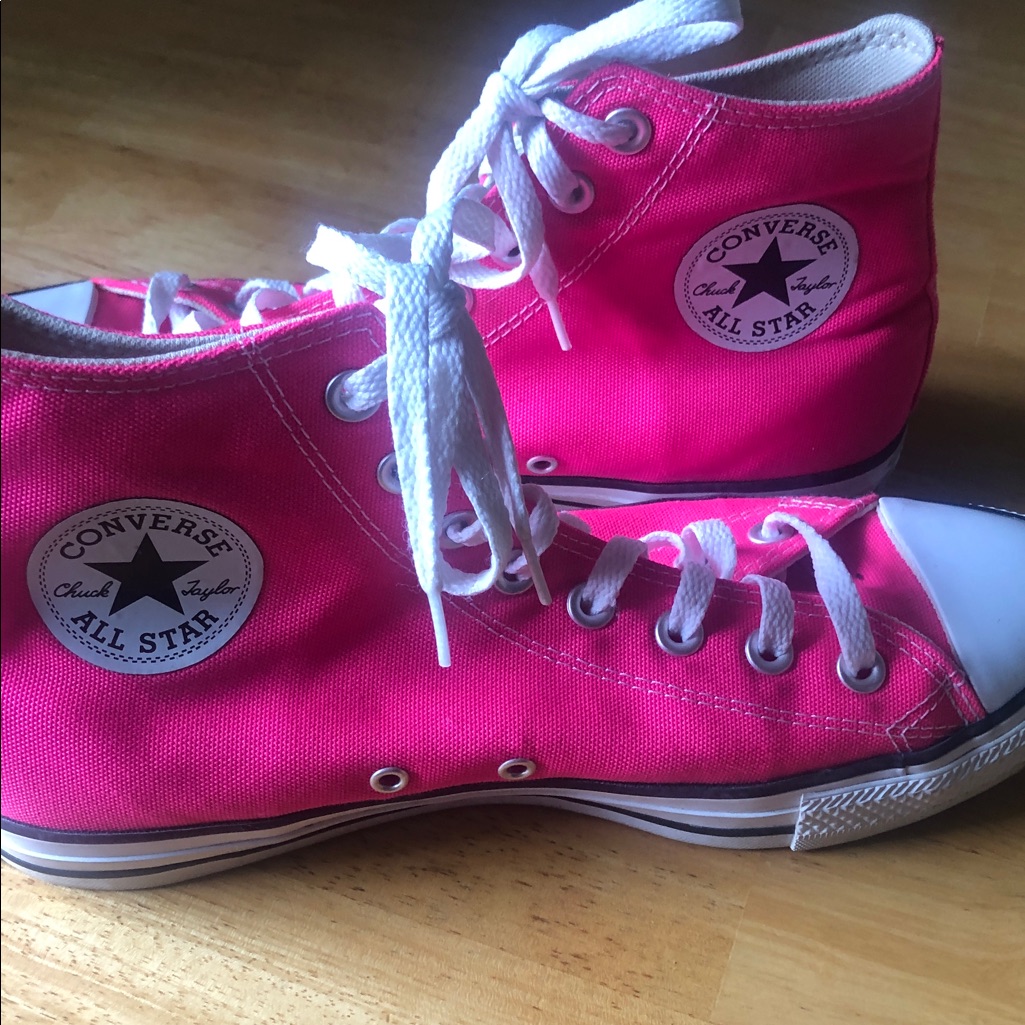 Rare Chuck Taylor All Star Hi Top Converse Fuchisa Pink Canvas White Details